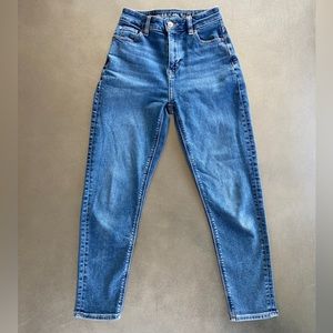 AE 000 Stretch Mom Jean